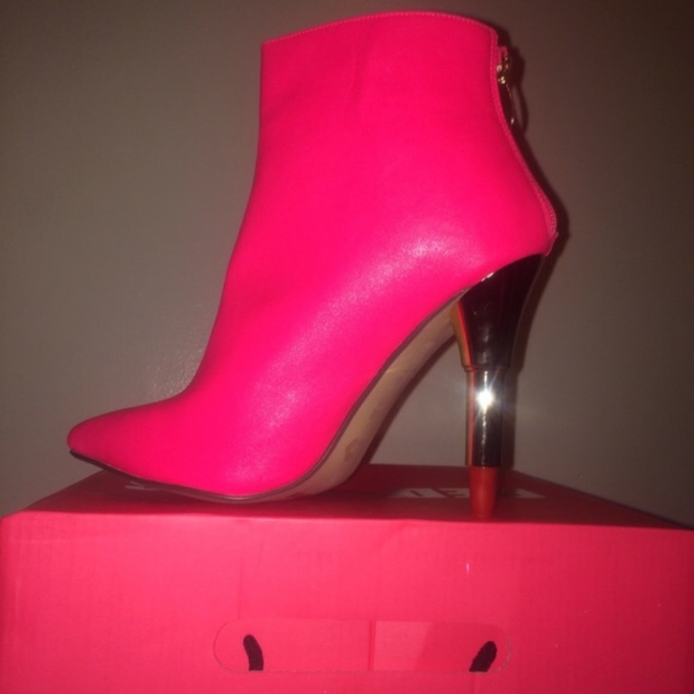 Lipstick heel Boot NWOT